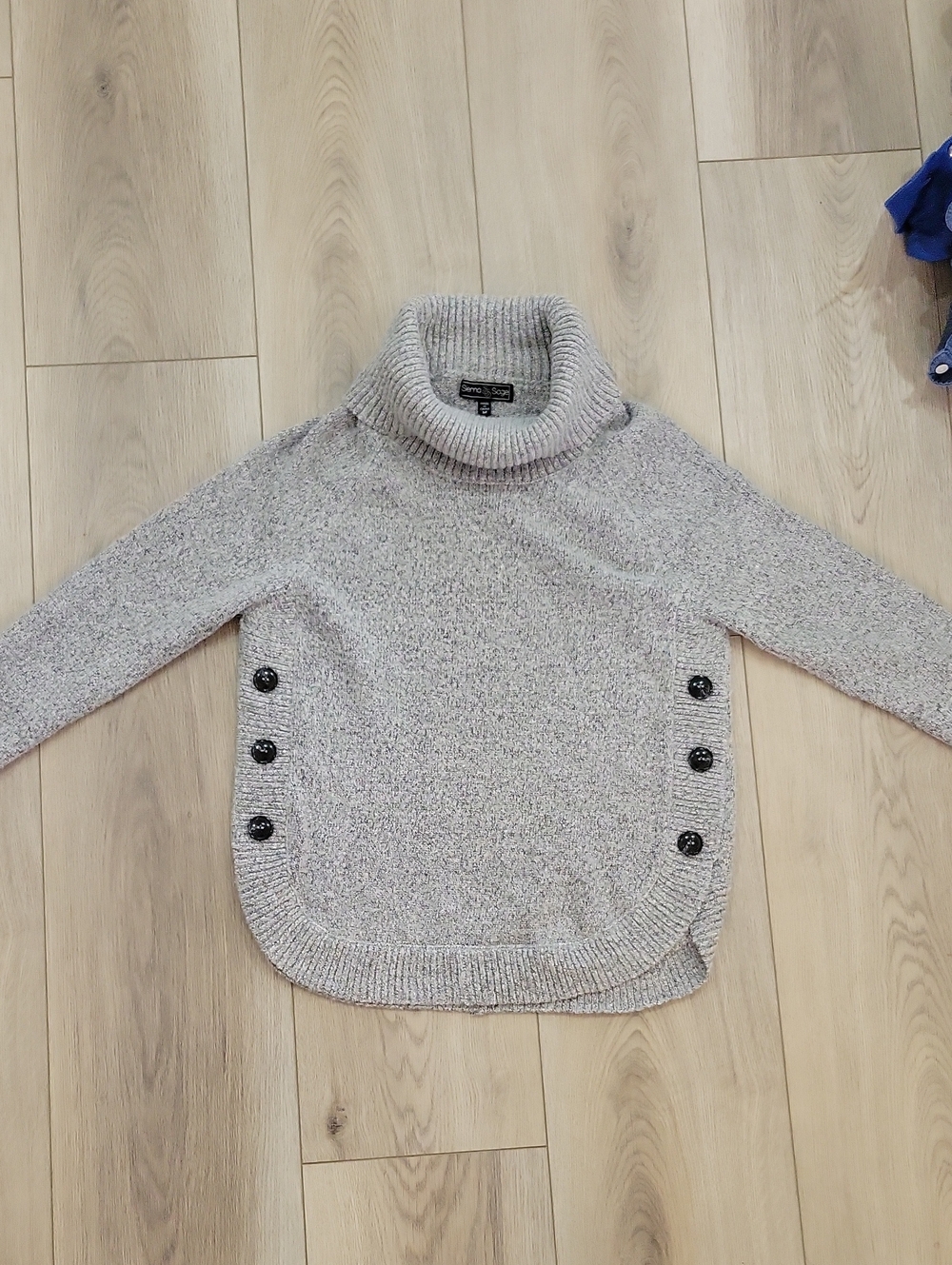 Cozy Button-Accent Turtleneck Sweater in Light Gray